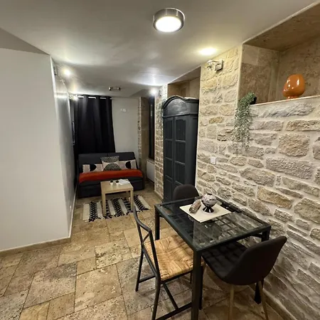 De Charme Le Coin Cache Apartment