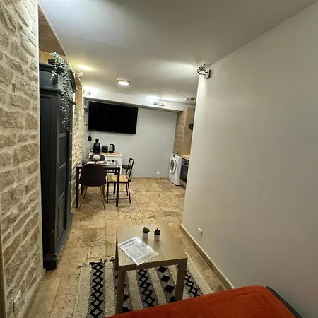 De Charme Le Coin Cache Apartment *